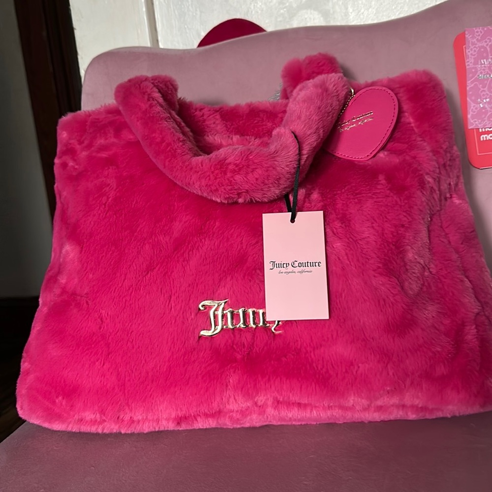 BNWT VIRAL PINK FUZZY JUICY COUTURE TOTE
